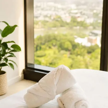 Cbd Luxury 2b W Parking Sky View Apartment *