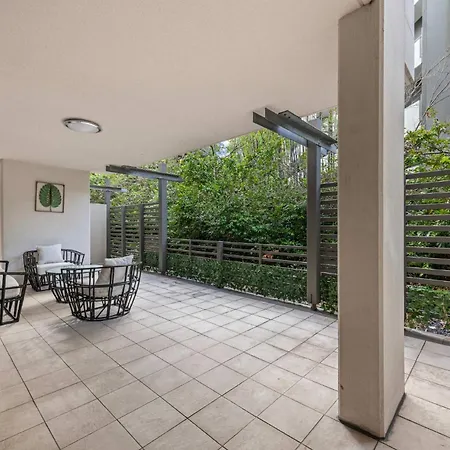 Apartment The Mews Bowen Hills - Spacious 3-bedroom With Pool & Parking Brisbane