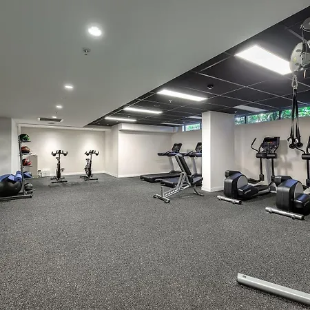 Stunning With Sunset Views, Car Park, Gym And Pool Apartment *