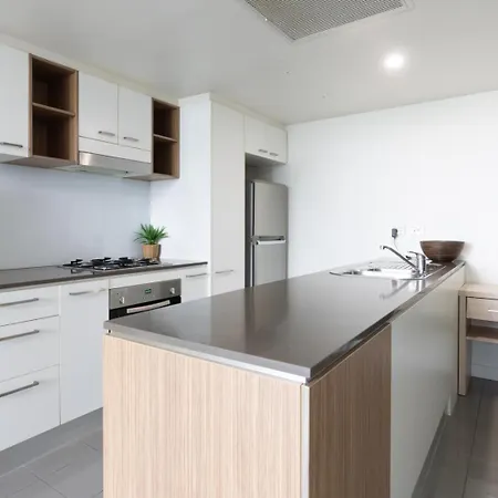 Chic 1br Retreat Heart Of Pool&gym Views Apartment *