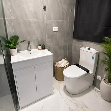 Apartment Rated Luxury Retreat With Free Private Parking