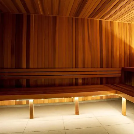 Modern Vibrant - 1 Bedroom Pool Gym Sauna