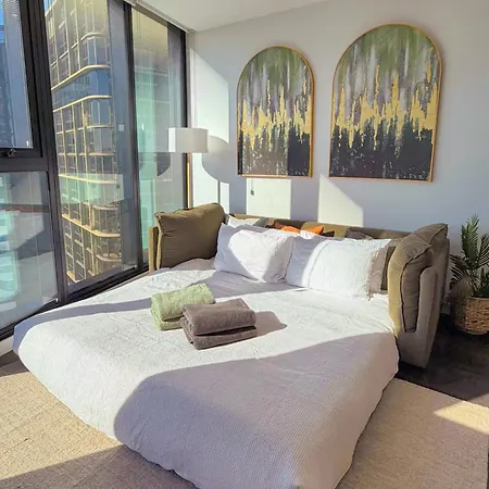 Rooftop Infinity Pool Heated Pool, Gym, Free Parking & * Brisbane