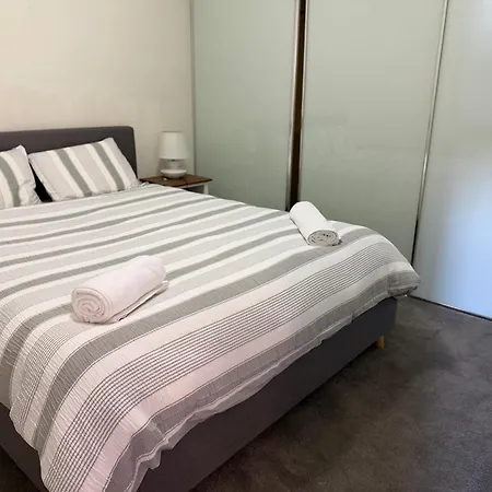 2bed 2bath Riverfront Luxury Views Apartment