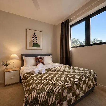 In Macgregor Apartment