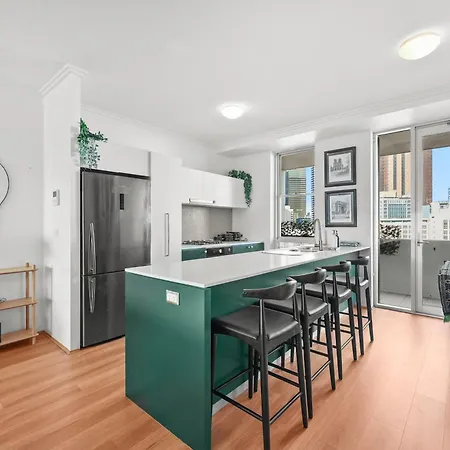 Entire Unit - 2 Pools - Sauna - Park - Cbd Views - Baby Ready Apartment *