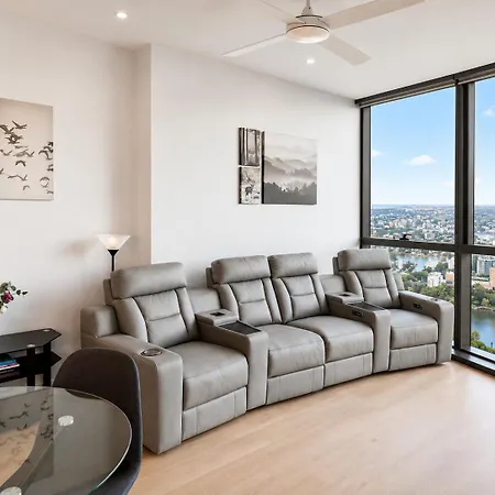 Queens Wharf Floor, 2 Bedrooms, 1 Parking Apartment