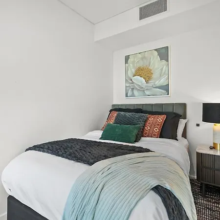 Apartment Level 43 Water Views - 2br - Sleeps 6 & Baby Brisbane