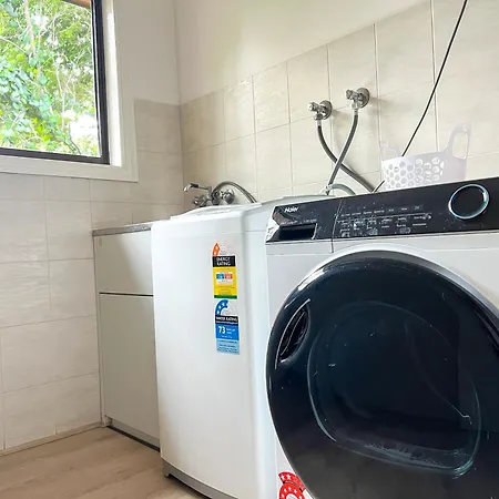 Elegant Family Runcorn With Parking Brisbane