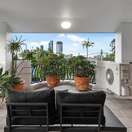 Spacious 2br With Wifi, Parking & Huge Balcony Apartment Brisbane