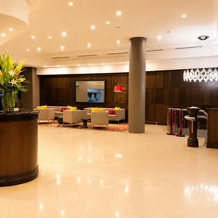 Queen Street Cbd With Balcony And Amenities C48 Apartment