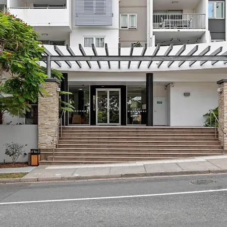Bright With River View, Pool, Gym & Balcony Apartment