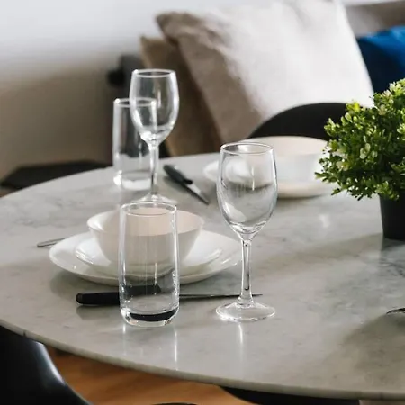 Apartment Modern Inner-city In Valley Heart Of