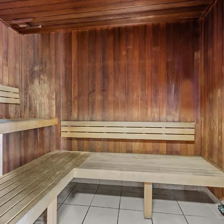 The Mews Bowen Hills - Spacious 3-bedroom With Pool & Parking Brisbane