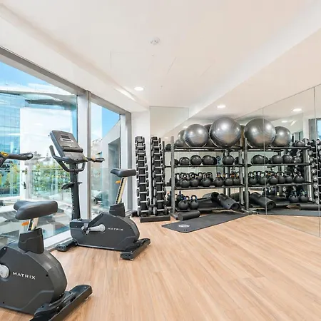 Apartment Sky High Luxury 2 Bedroom Cbd With Pool Gym And River Views
