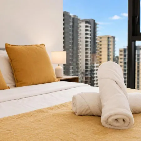 Level 22 Skyline Views With Sauna, Gym, Pool And Free Parking *