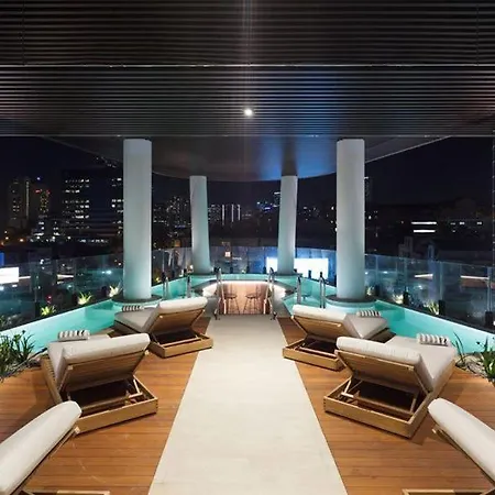 Apartment Rooftop Infinity Pool Heated Pool, Gym, Free Parking & Brisbane