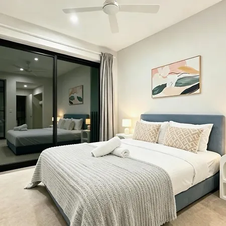 Apartment Two Private Ensuites Modern Brisbane