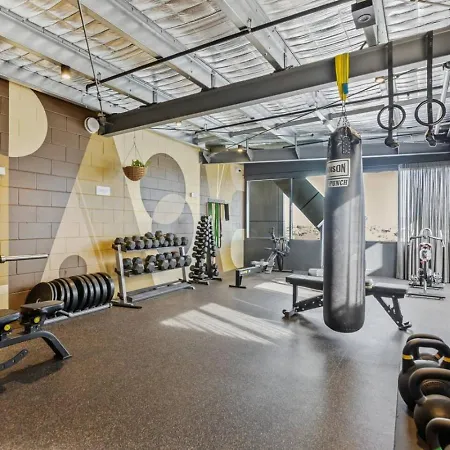 Walk To The Gabba With Rooftop Pool & Secure Carpark With Beautiful Views *