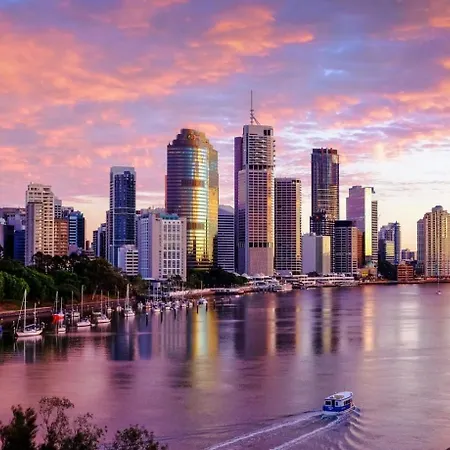 Cbd Next To Parkland! Amazing Views! Apartment
