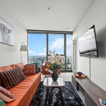 Apartment Level 43 Water Views - 2br - Sleeps 6 & Baby *