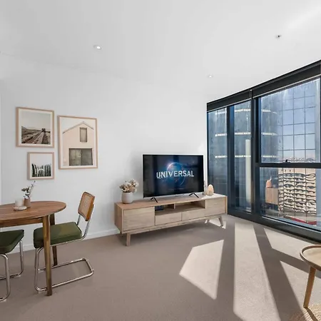 Urban Heights On Margaret Stylish Apartment *