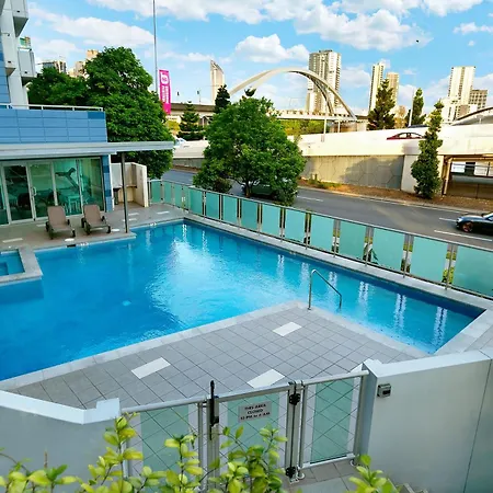 Apartment Spacious Riverside 2br Cbd Parking Pool & Gym