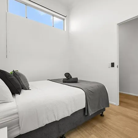 2 Level Skyloft - Pool - Sleeps 6 - Baby Apartment *