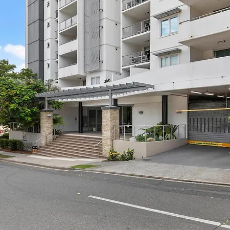 Bright With River View, Pool, Gym & Balcony Apartment