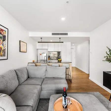 South 1 Bedroom With Pool Brisbane
