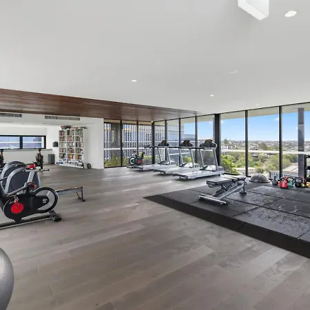 Premium Urban With Rooftop Pool And Views