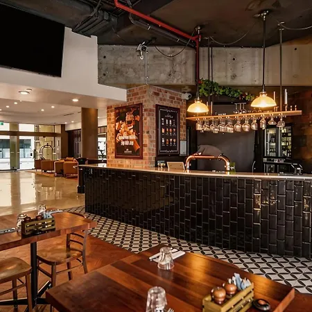 View 2br Retreat | Pool & Gym Access Brisbane