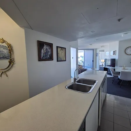 Apartment The Gilded Gallery I Art-inspired Luxe Retreat