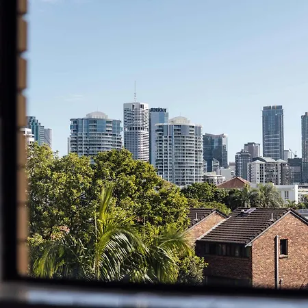 Llewellyn Court Apartment Brisbane
