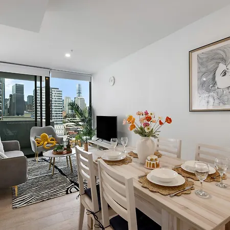 Convenient To Urban Living By Private Host Apartment
