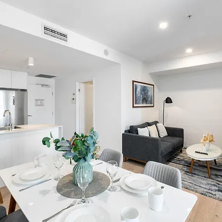 Convenient To Urban Living By Private Host