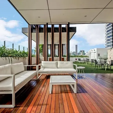 Apartment Modern Living With Secure Parking!