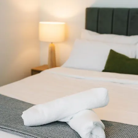 Margaret Residences By Arvia Living Apartment