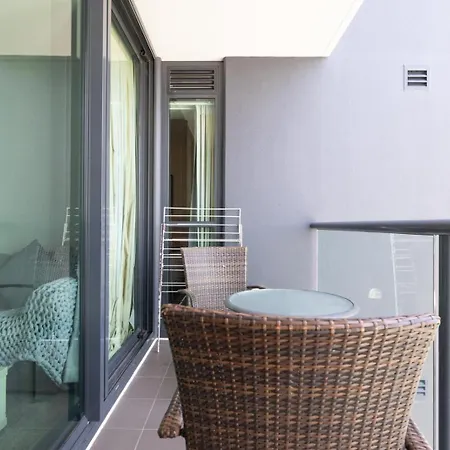 Chic 1br Retreat Heart Of Pool&gym Views Apartment *