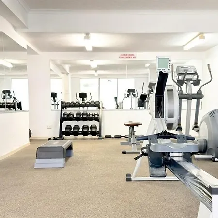 Apartment 2br - Lagoon Pool Gym - Sleeps 6 - Baby Equipped - Free Parking Brisbane