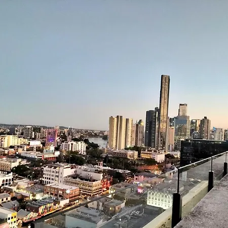 Apartment Fortitude Valley Pool Sauna Gym *