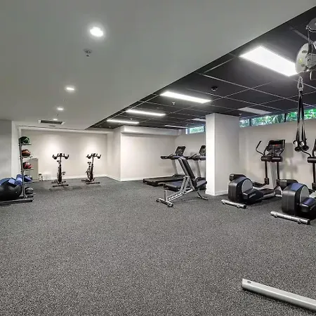 Stunning River & Mountain Views With 2br, Pool & Gym *