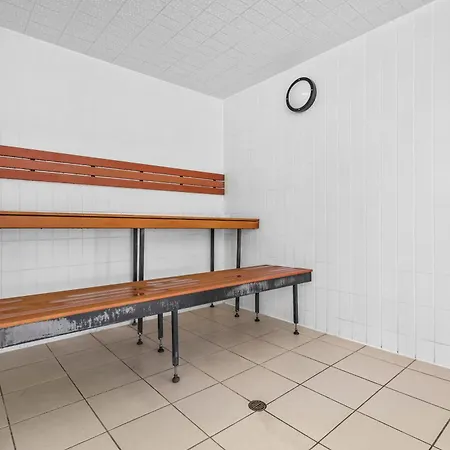 Entire Unit - 2 Pools - Sauna - Park - Cbd Views - Baby Ready Apartment