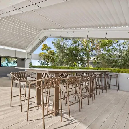 Walk To The Gabba With Rooftop Pool & Secure Carpark With Beautiful Views Apartment