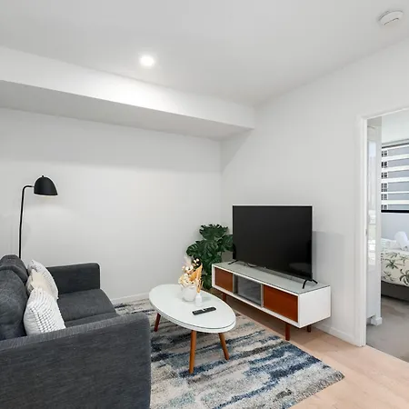 Apartment Convenient To Urban Living By Private Host