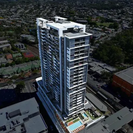 Modern Living With Secure Parking! Apartment Brisbane