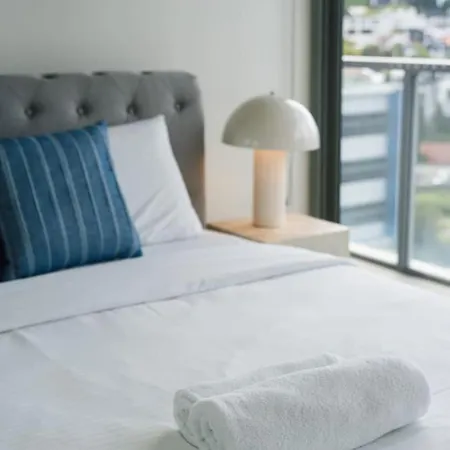 Premium Urban With Rooftop Pool And Views