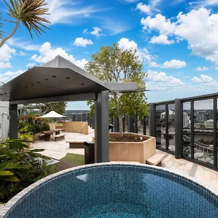 Apartment Level 22 Skyline Views With Sauna, Gym, Pool And Free Parking Brisbane