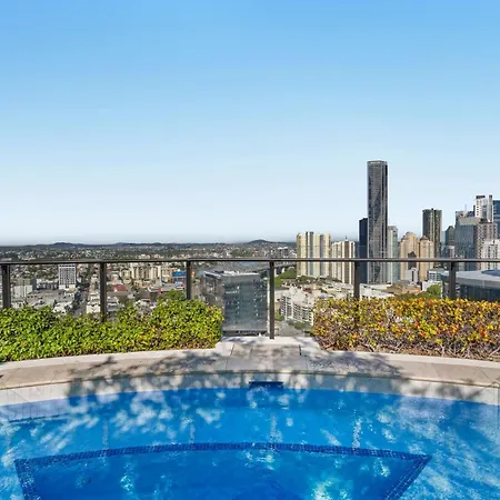 Apartment Rooftop Infinity Pool Heated Pool, Gym, Free Parking & Brisbane