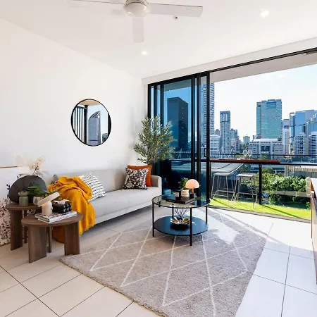 Panoramic Skyline - Walk To South Bank Apartment *